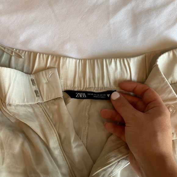 Zara satin shorts - Picture 2 of 3